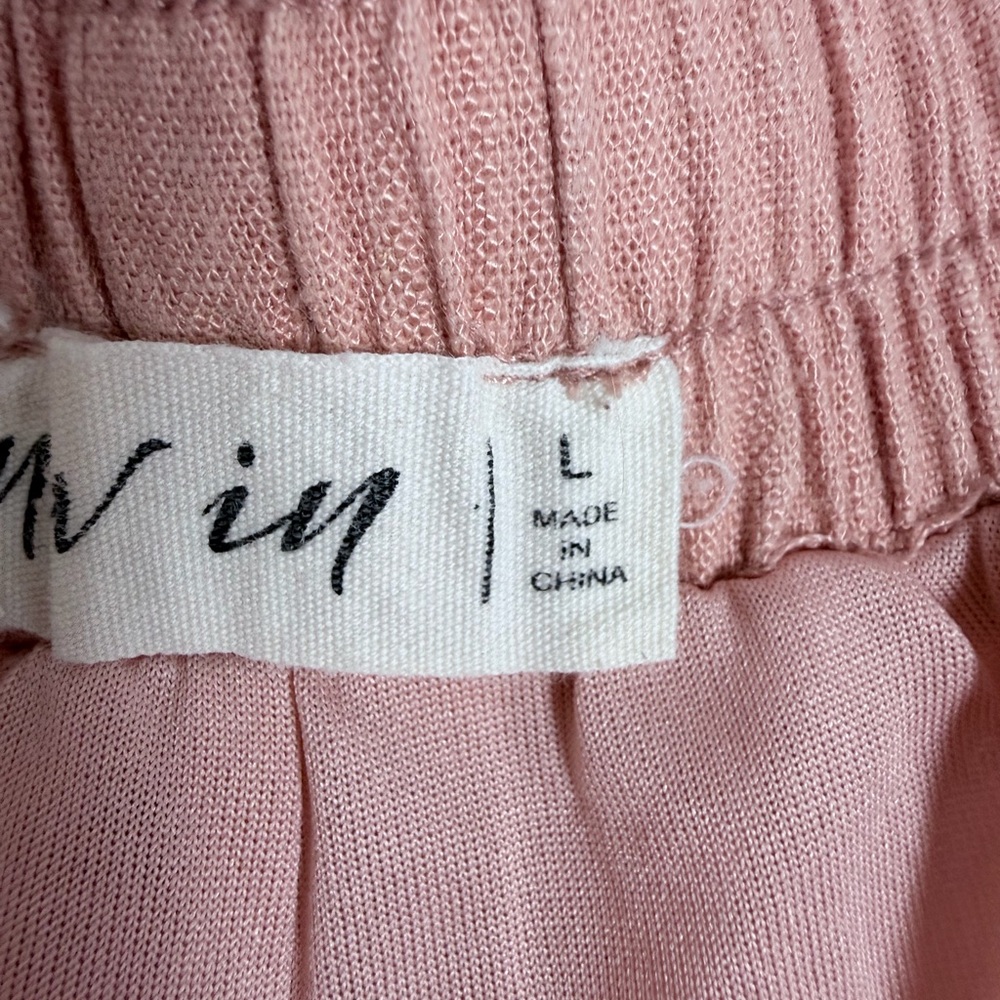 Women's Pink Cargo Shorts - Picture 6 of 9
